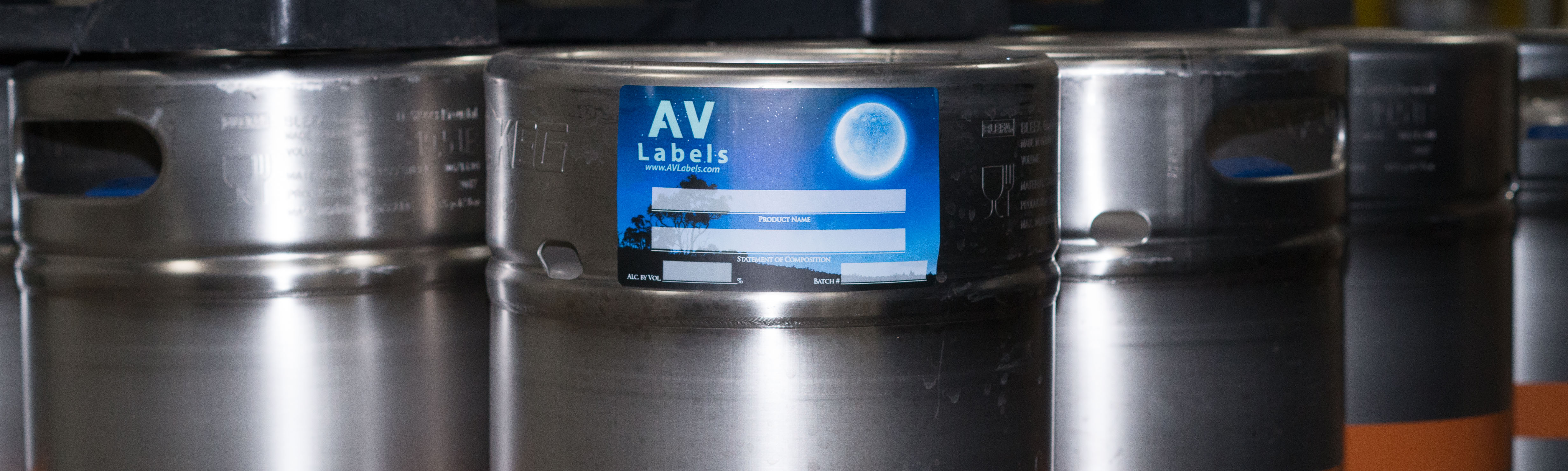 picture of a keg with keg collar, keg label and other branding